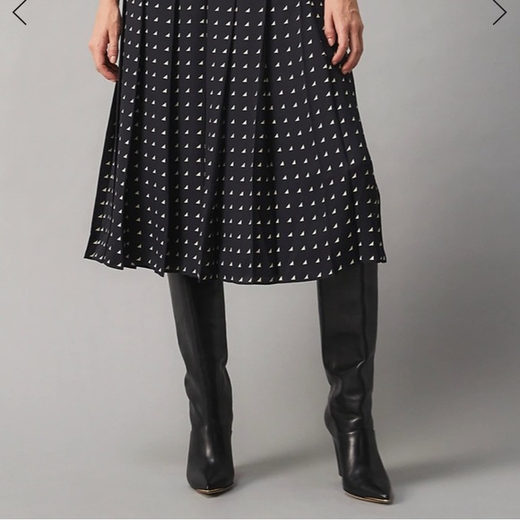 SOLD⛔️TORY BURCH SOFT LEATHER Knee high 3.6" heel pointy gold tip toe boots - Picture 4 of 16